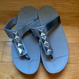 FitFlop womens Lulu thong sandals grey size 9